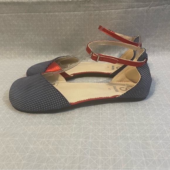 HTF Shapen Poppy Closed Sandals in Pin-Up Navy Dot/Red Metallic 41 - Picture 4 of 7